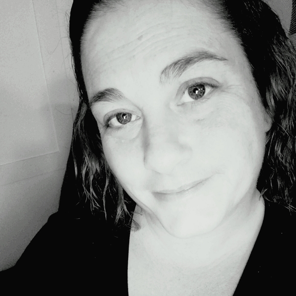 Meet your Posher, Christine - Picture 1 of 1